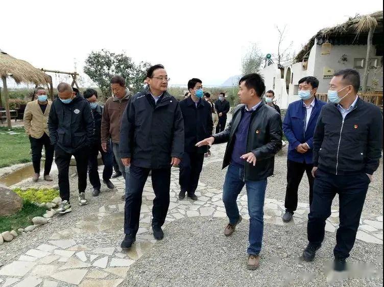 市委副書記韓松調研鄠邑區玉蟬街道鄉村旅遊脫貧攻堅和民宿產業發展