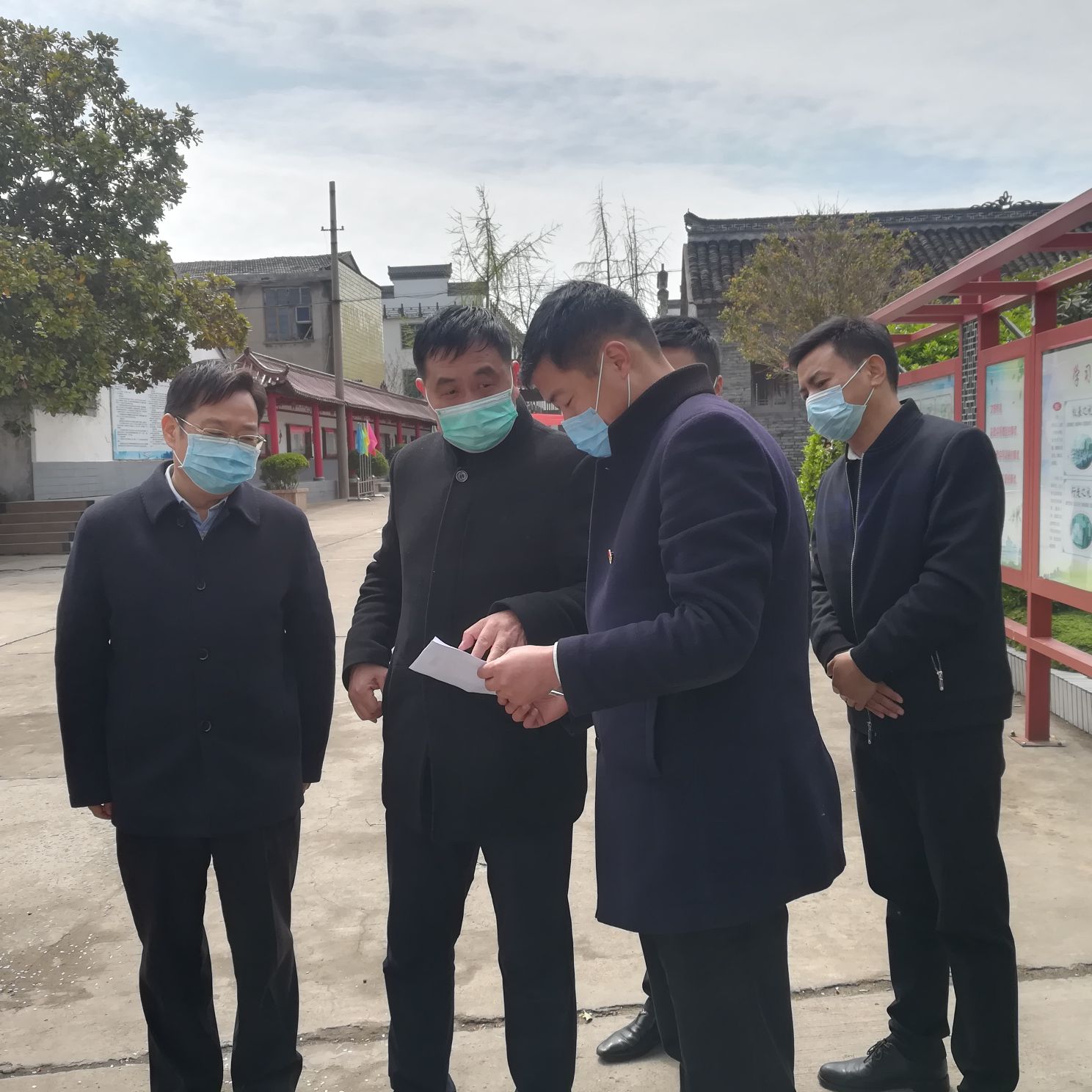 市教育局昌明副局长一行来曹甸中心初中检查开学准备工作