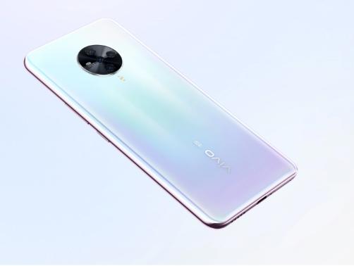 從vivo s1的冰湖藍和寵愛粉,到vivo s1 pro的仲夏夢,再到vivo s5的