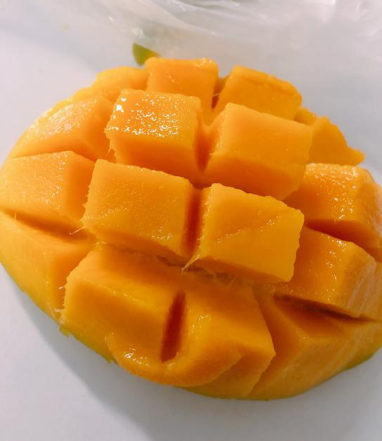 她来了芒果中的霸气女王一口下去全是肉q弹爽滑