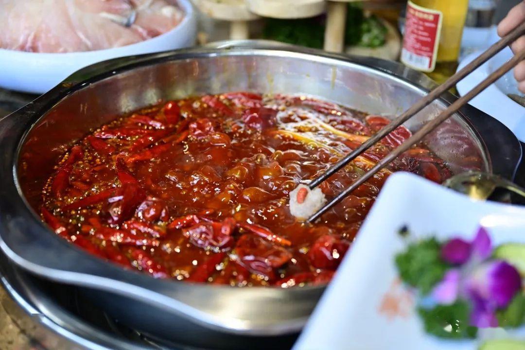 广告推广火锅界的潮炫酷来白沙牛小子潮火锅过把瘾