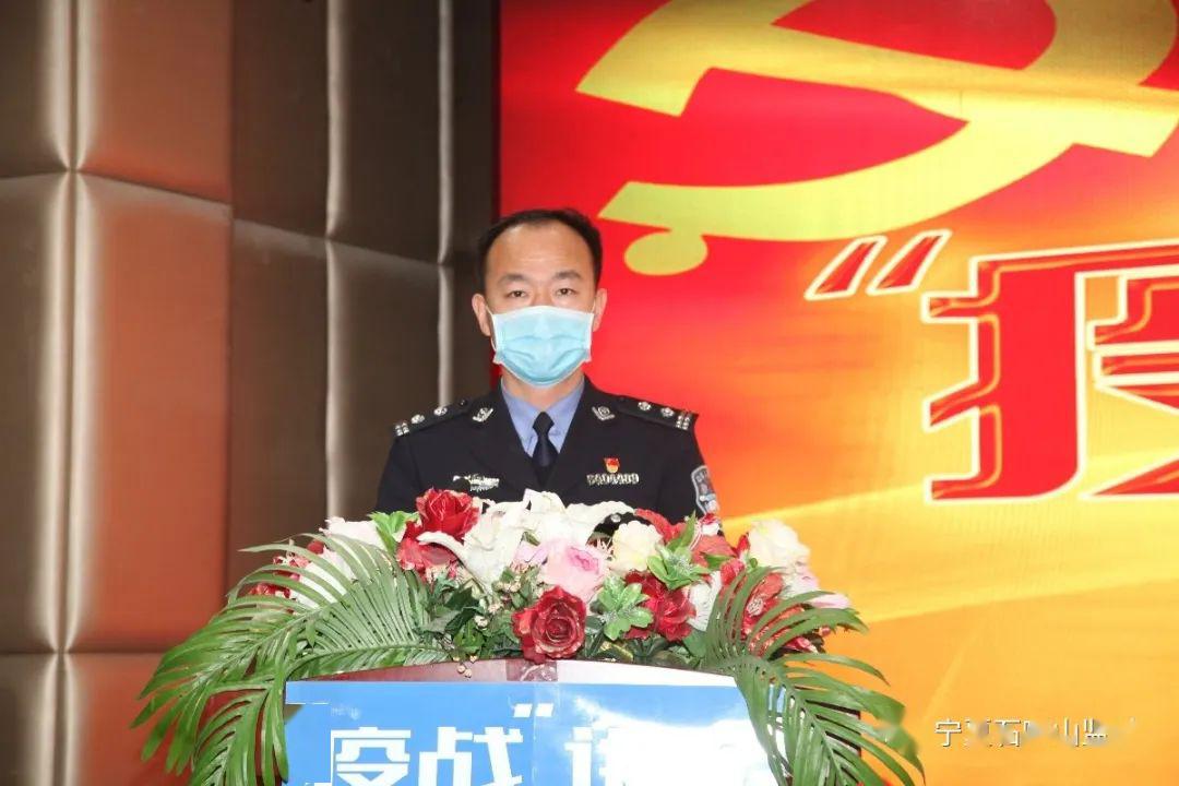 生活卫生科科长周光辉全面深入的阐述抗疫政治大局,讲出了主旋律,核心