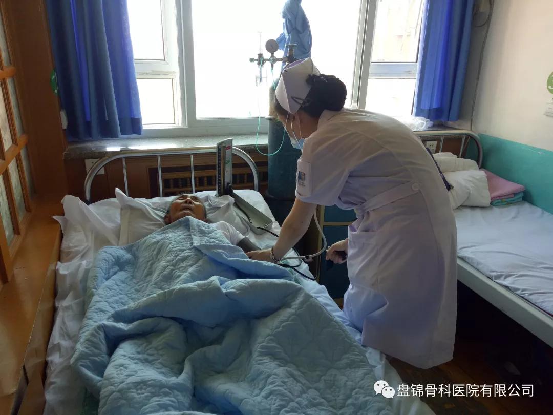 盘锦骨科医院为97岁患者进行"左股骨粗隆间骨折透视下闭合复位pfna内