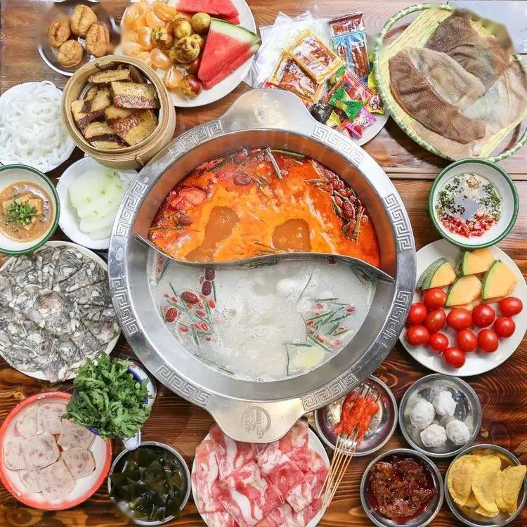 卤佬爷超值火锅套餐只要99元11荤9素锅底小料等全都有