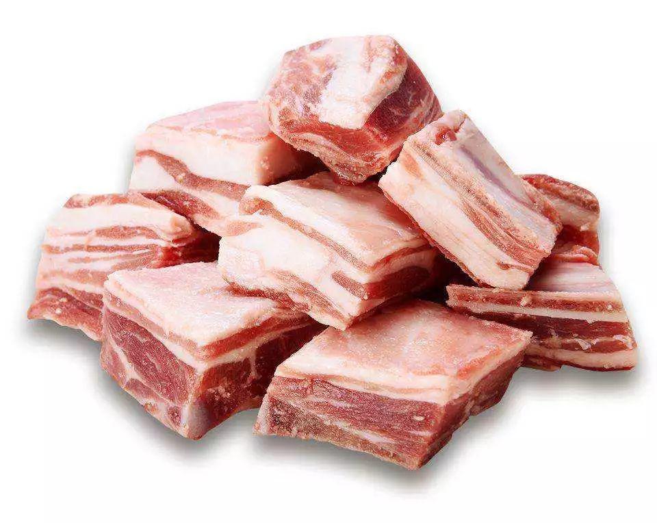 材料准备主料:羊腩500克.辅料:独蒜100克,西兰花100克.