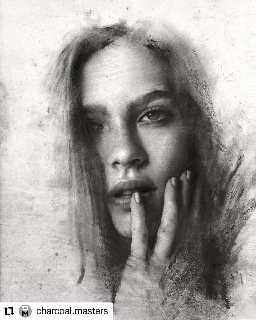 功底扎实造型优秀30幅炭笔素描精选