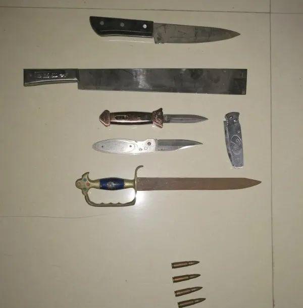 运城警方收缴管制刀具655把