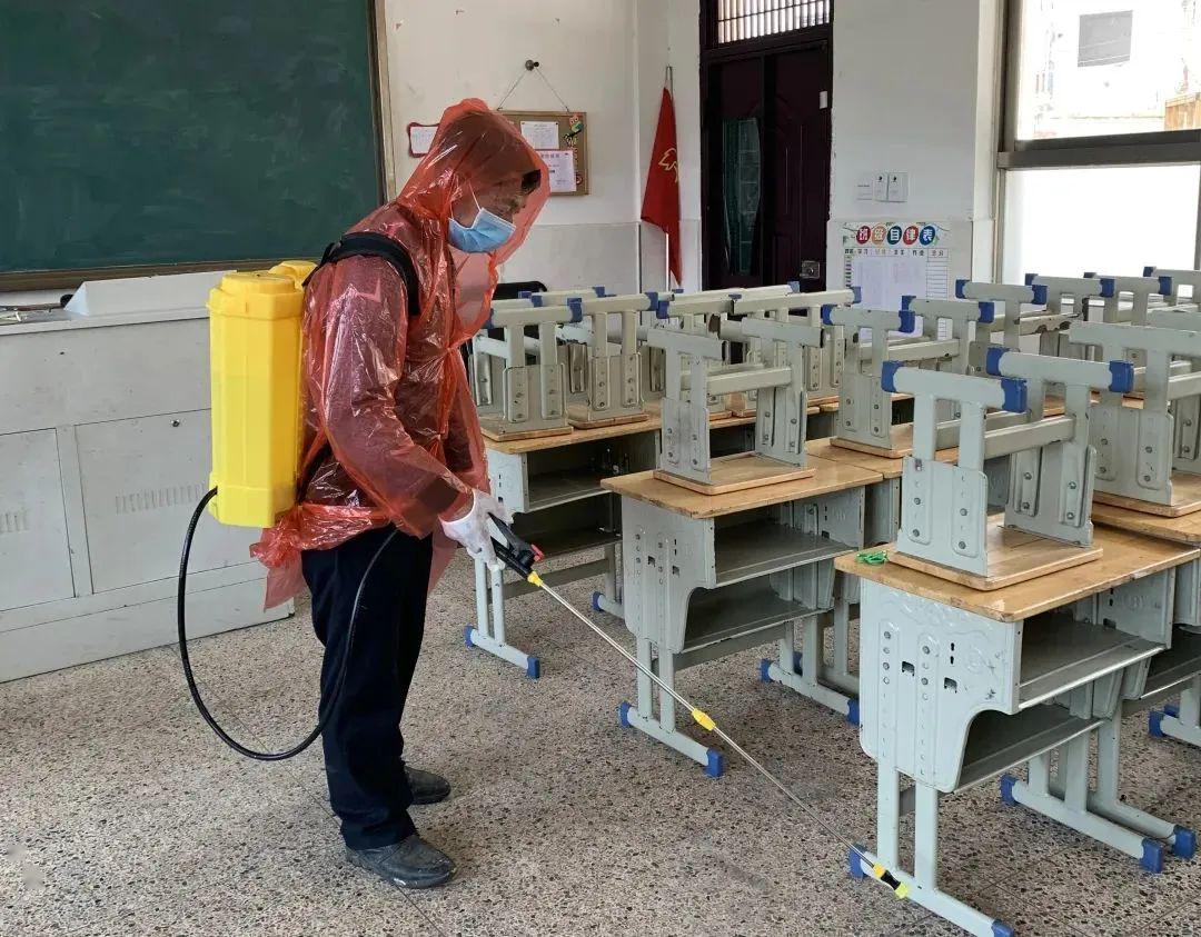 严密学校师生卫生安全防护网络苏溪二小开展新冠防控情境模拟演练