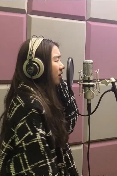 经过沟通与努力,陈琪方凭借其灵气和自身的感受,完成