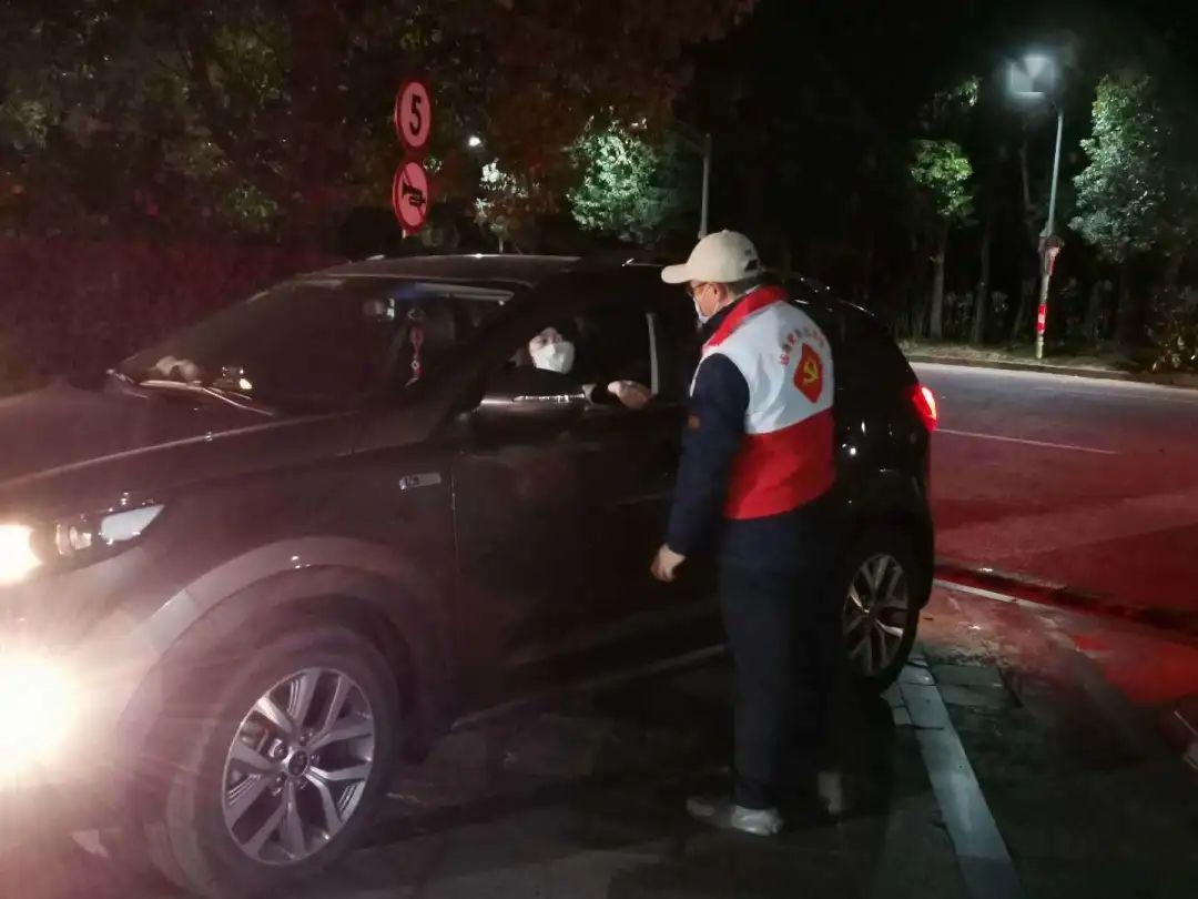 看左右金钟罩铁布衫接力驰援阻击战的澎湃力量