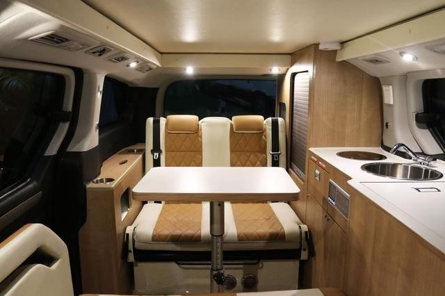 上汽大通g50内饰改装第三排座椅,选用三连座沙发规划一键成床的规划