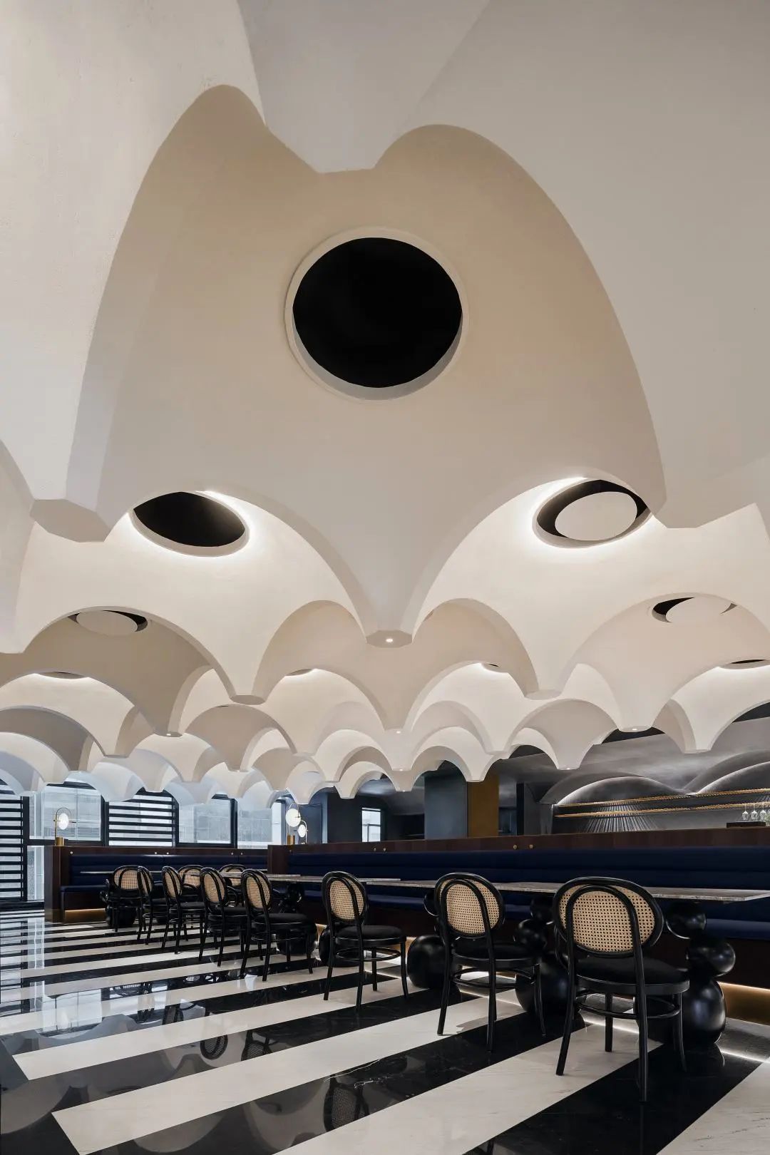 得德设计 | 用42个连续穹顶的叙事手法,打造一间朋友们的欢聚餐厅