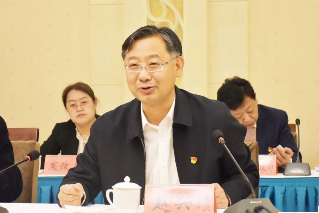 青岛市民营经济发展局跟踪服务66亿元万洋众创城项目