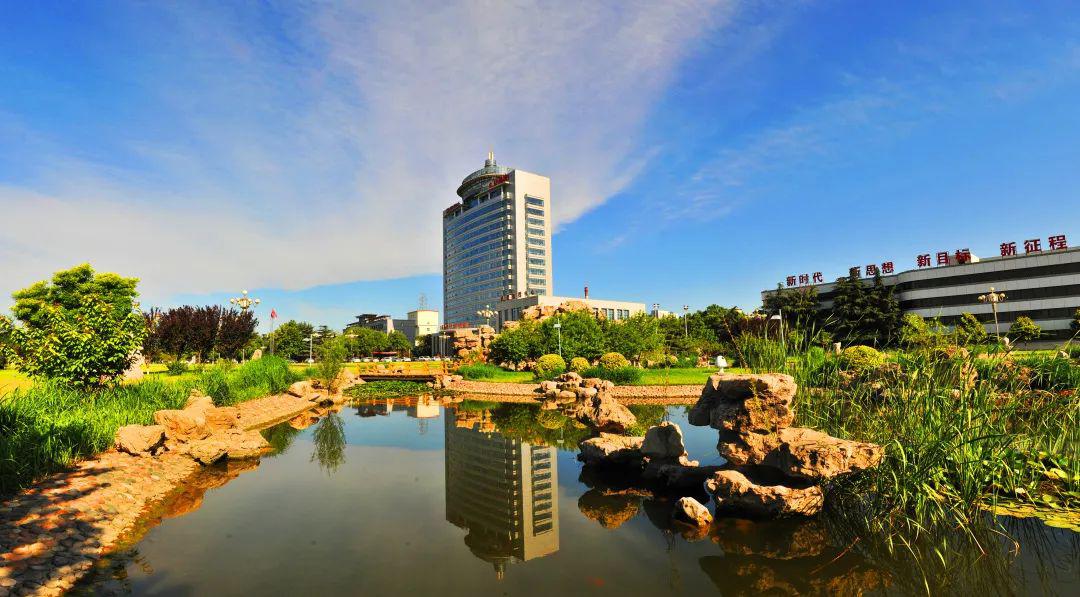 东庞资讯八周岁生日快乐