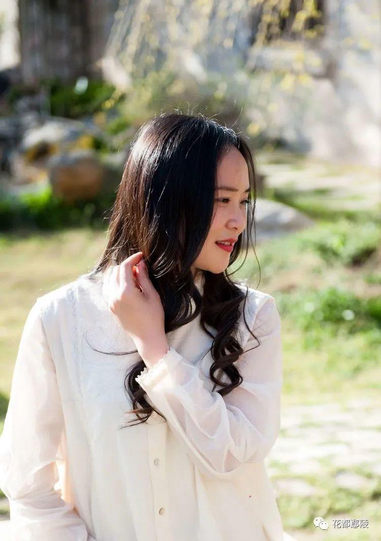 鄢陵这几个美女火了谁认识