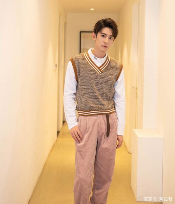 季肖冰休闲风帅气图片诠释成熟男人魅力帅气十