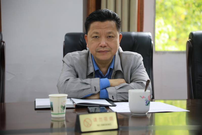 局禁毒支队长刘德雄同志传达贯彻了3月12日湖南省专题部署会议精神,就