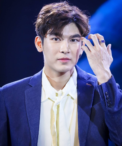 泰国当红明星大多本科毕业甚至还有博士生