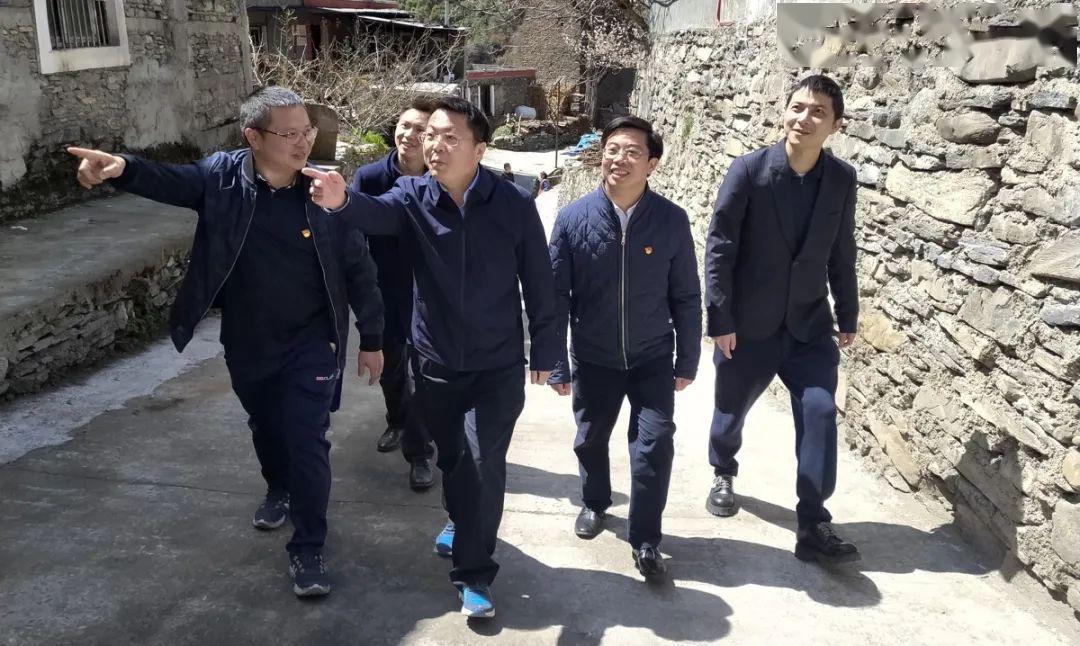 时政要闻四川省委宣传部机关党委书记孟华到甲米村调研