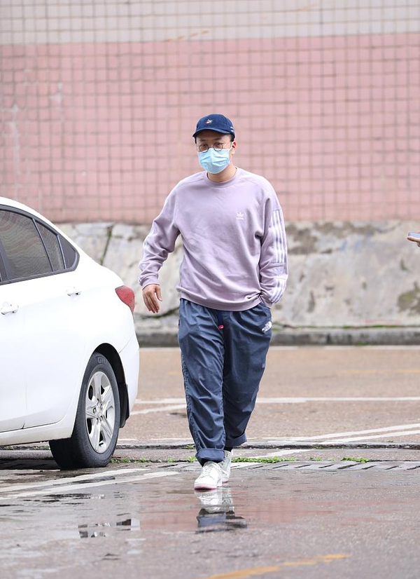 说好的瘦了呢杜海涛近期全身照曝光身材没变化双下巴好抢镜