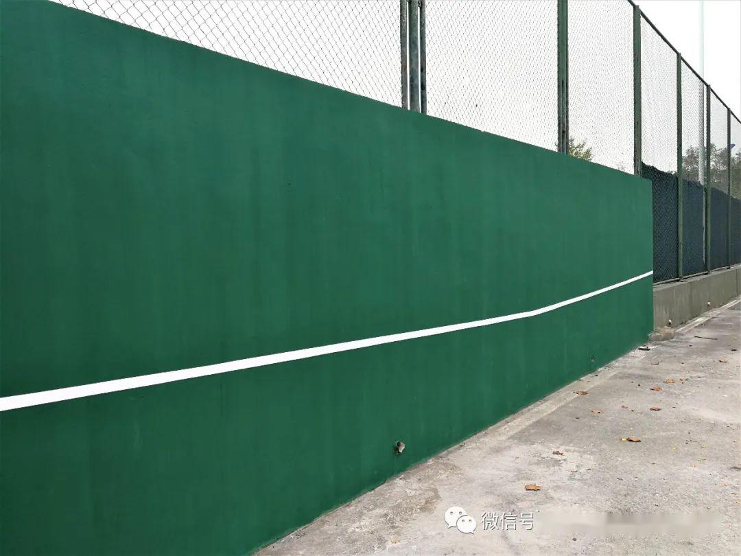 利用墙练习网球基本功