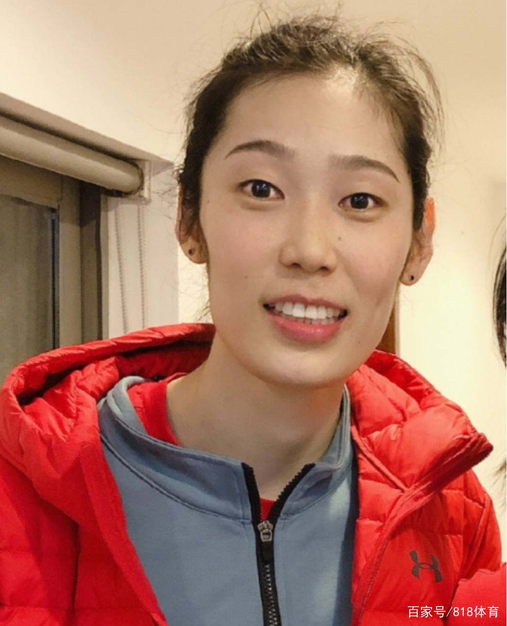 原创感动!援汉女护士表白朱婷,防护服手绘婷队卡通,朱婷回赠她签名t恤