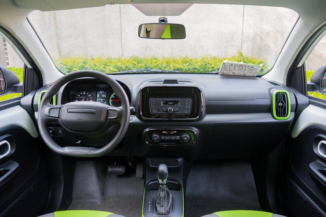 城市代步的精明之选上汽科莱威clever静态体验