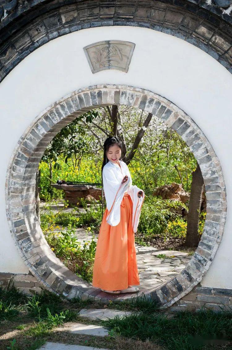 鄢陵这几个美女火了谁认识