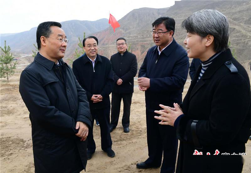 唐仁健在东乡县调研脱贫攻坚等工作