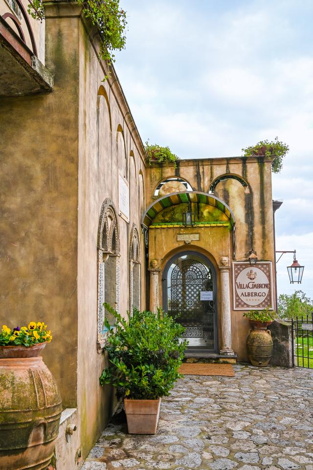 欧洲富豪的别墅区是怎样的意大利这座山中小镇每一栋都是经典