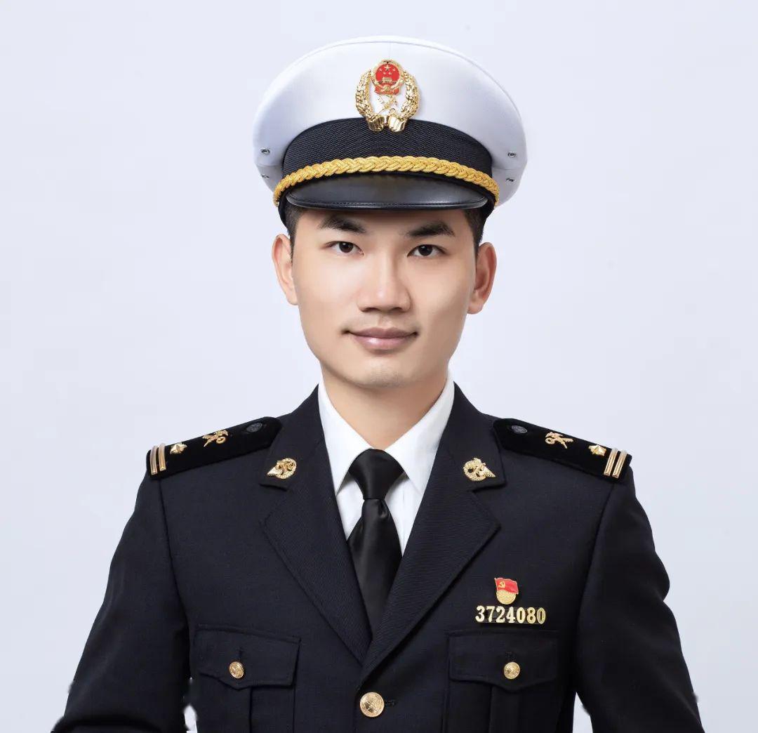 此前因备战全国海关卫生检疫岗位练兵技能比武大赛,他已连续数月未