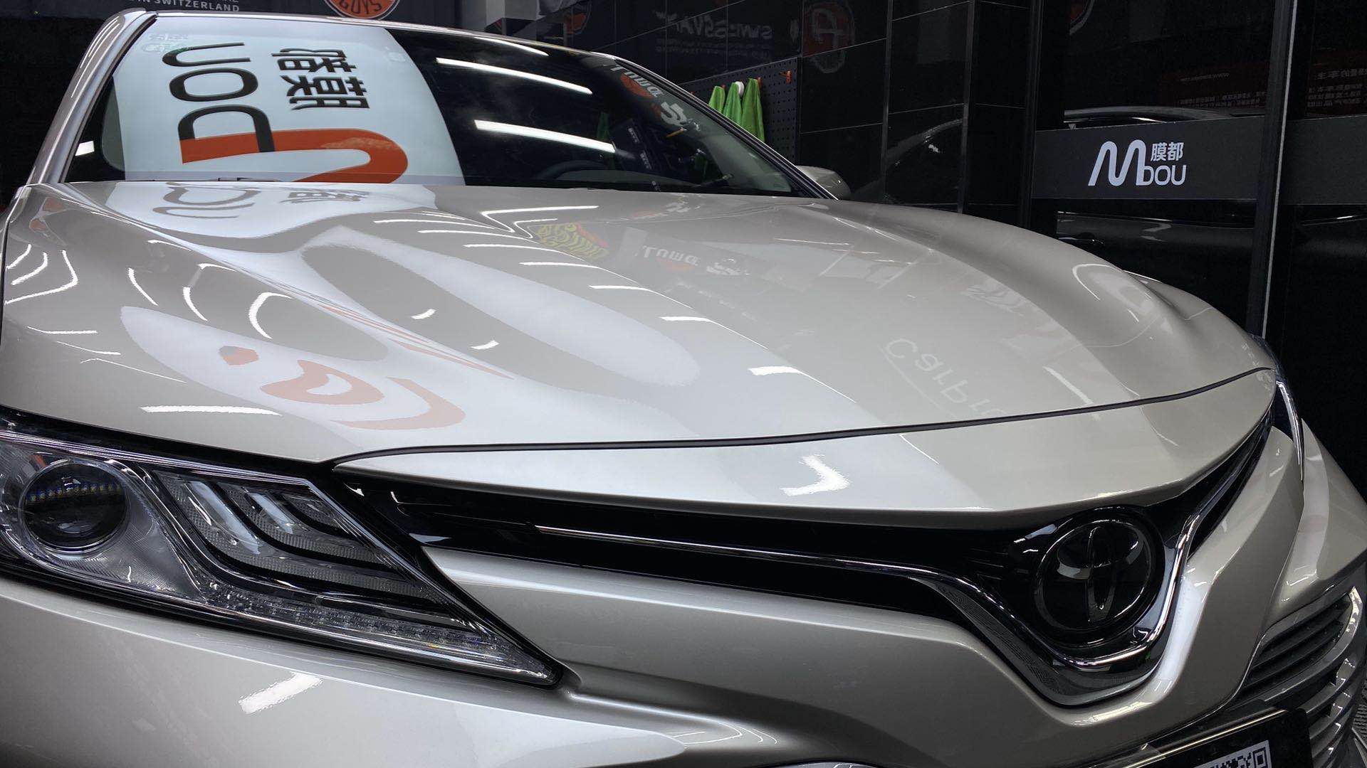 集万千宠爱于一身丰田凯美瑞装贴膜小二隐形车衣