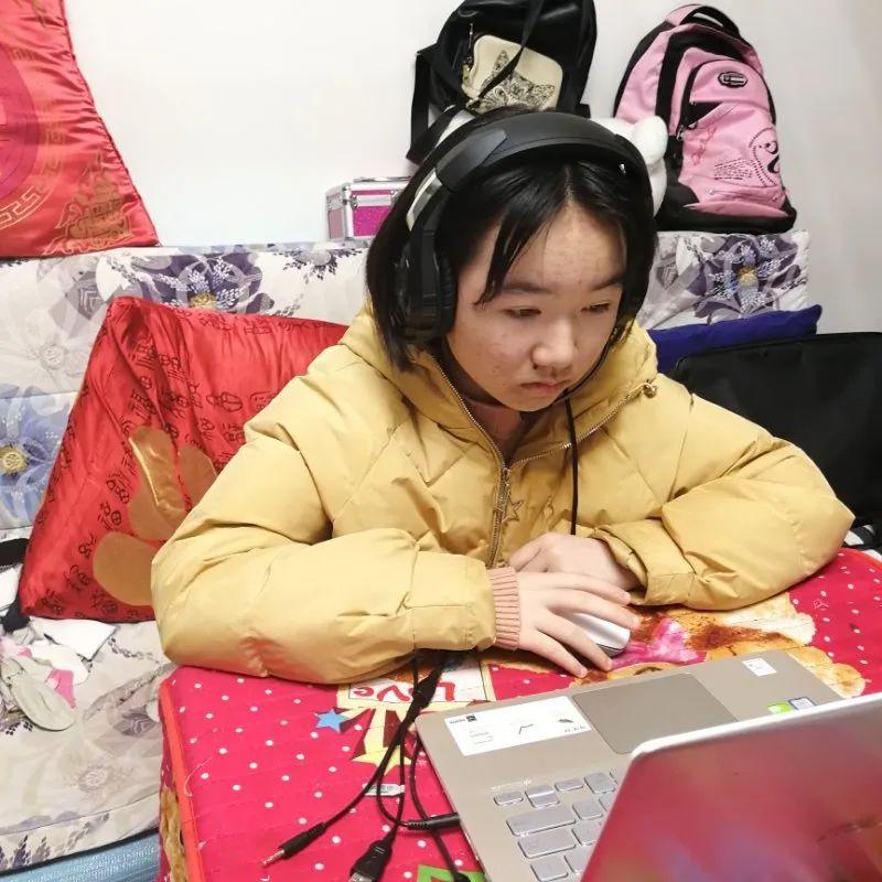 优秀学生代表:全涵菱本期记录八年级的学子,在他们