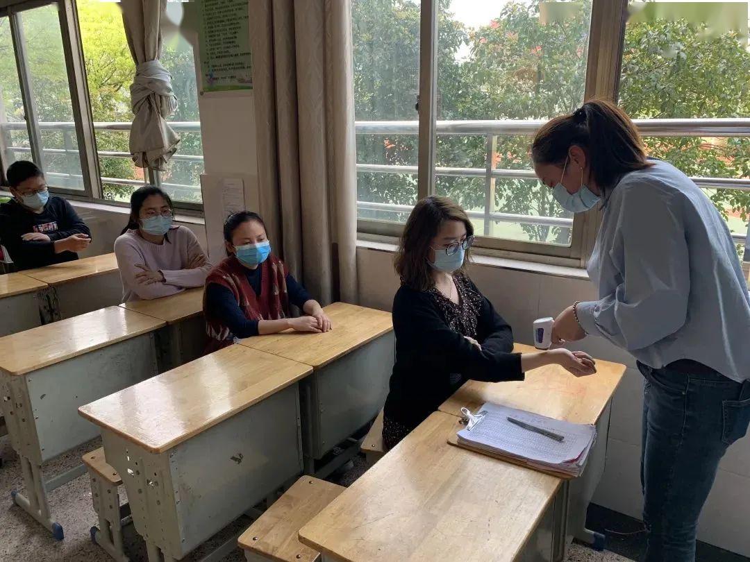 严密学校师生卫生安全防护网络苏溪二小开展新冠防控情境模拟演练