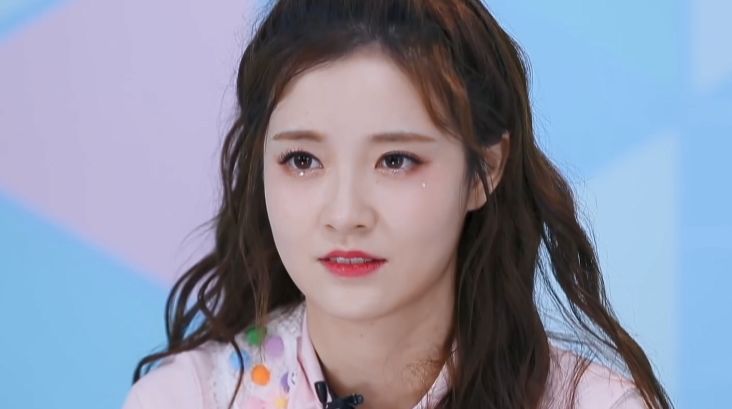 然而,秦牛正威却在这场公演里拿下了146票,排名第三,被队友李熙凝封为