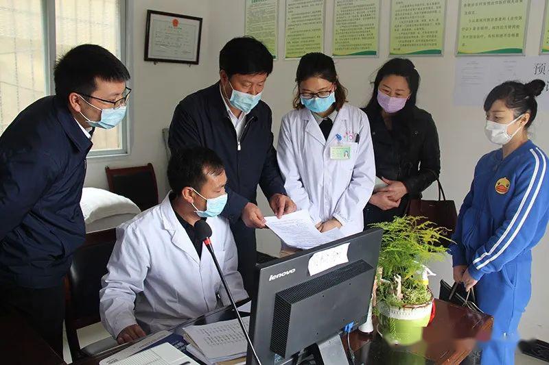 要闻省卫生健康委副主任张巍率队赴毕节市部分县区督战健康扶贫工作
