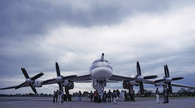 圖-95三視圖圖-95轟炸機北約代號