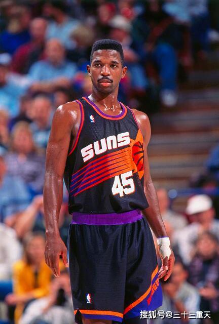 nba经典赛事回顾 历史上的今天(二)_球星