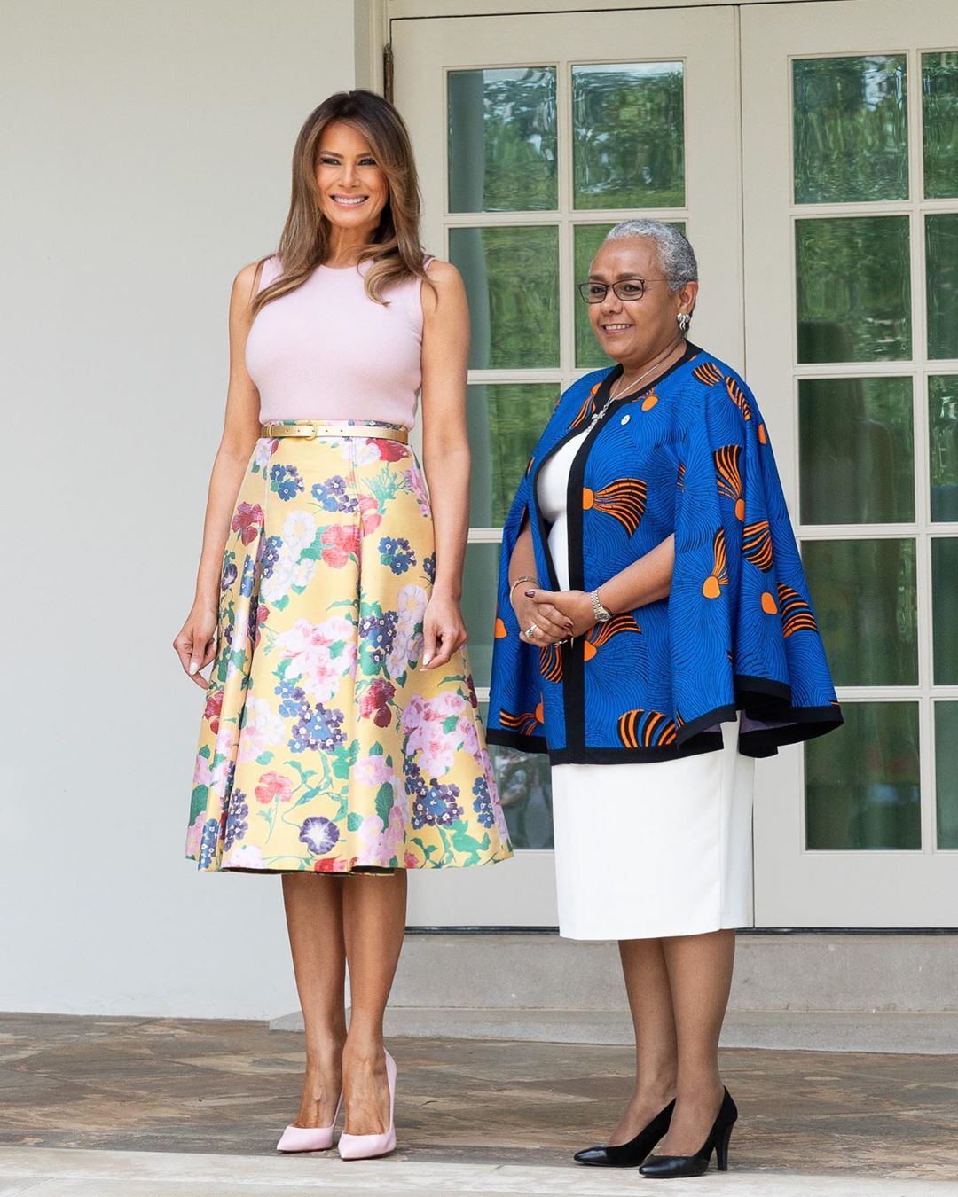 2018年8月,美国第一夫人梅拉尼娅·特朗普与肯尼亚总统夫人在白宫合影
