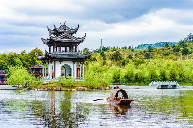 婺源水墨上河,探寻徽州的前世今生,活着的古徽州"清明上河图"-搜狐大