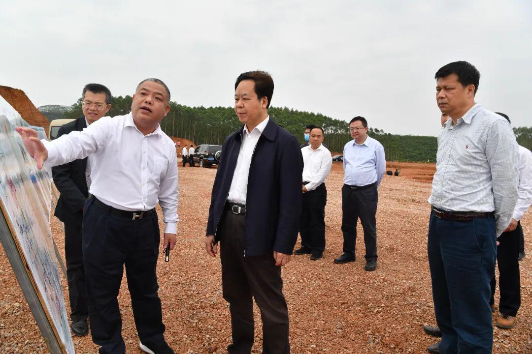 刘有明加大服务工作力度加快推进项目建设为崇左经济持续增长提供强有