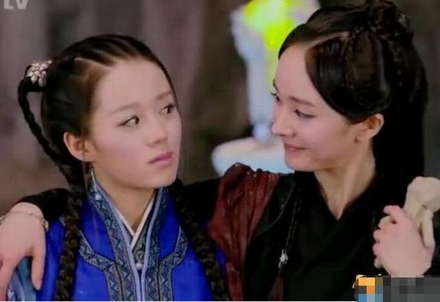 出道前的杨诚诚在大学期间能歌善舞,但她最终没能遇到好的机缘,出道了