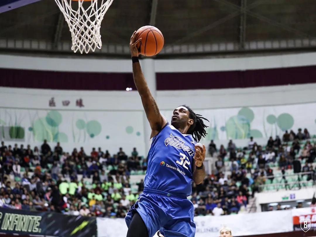 禁赛2年!在nba吸毒,跑cba捞金?全美第一空降中国_梅奥