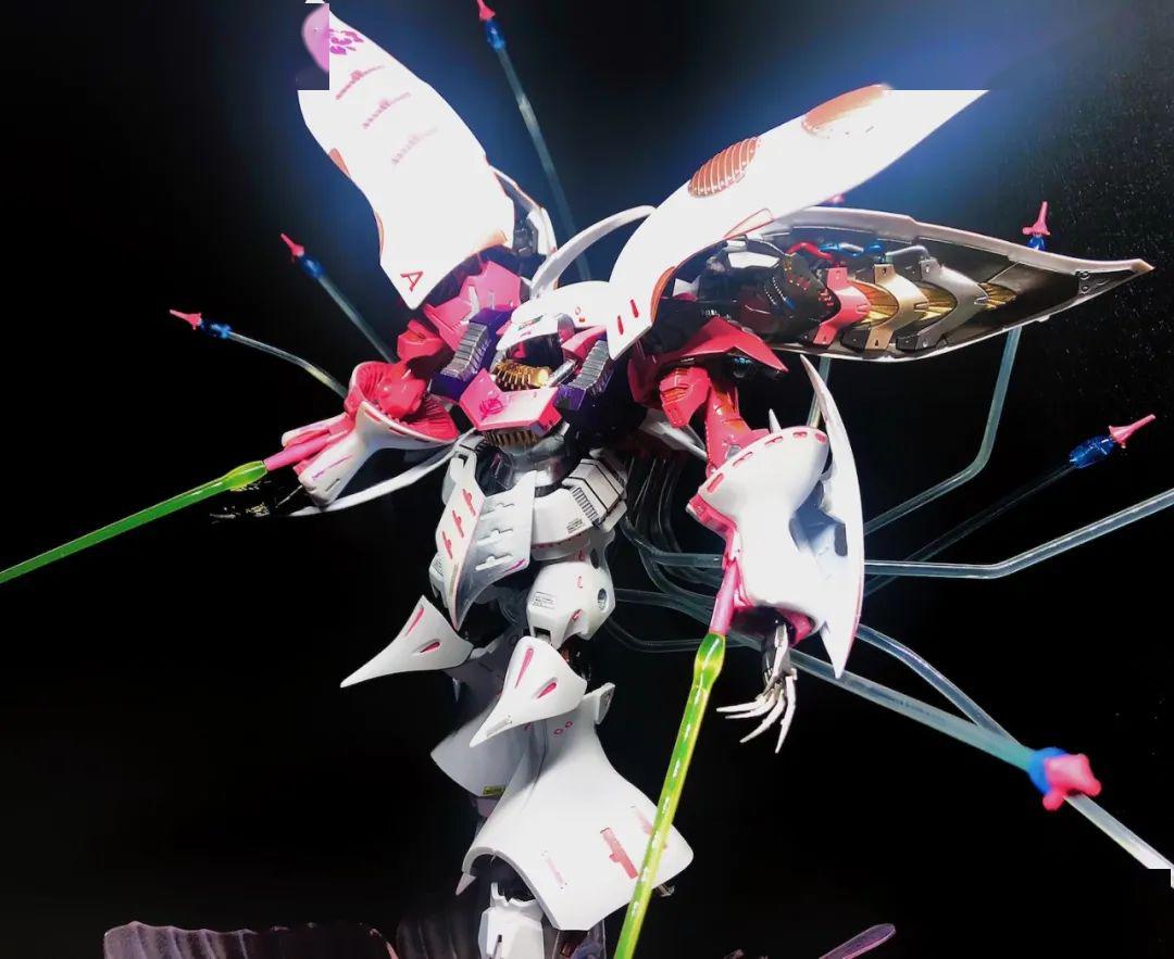 佳作昆虫女王小改哈曼的卡碧尼尝试指甲油喷涂