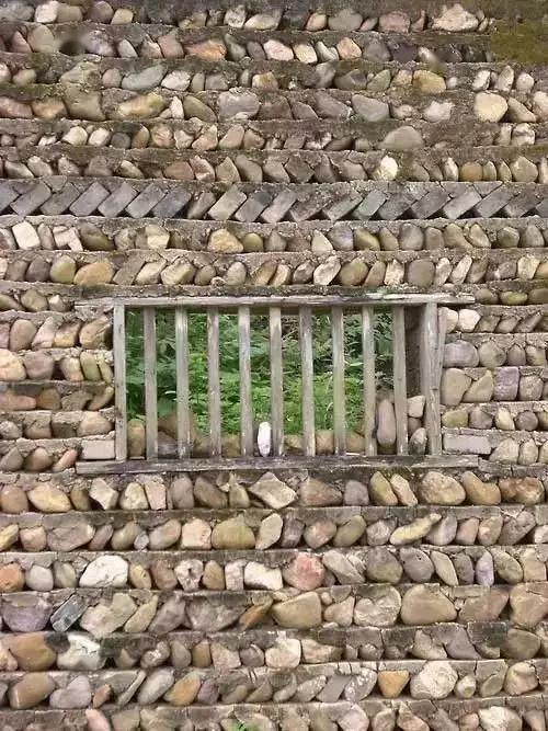 一面石头墙,惊艳整个乡村院落