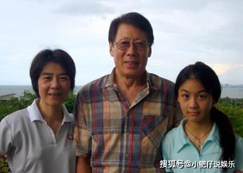 焦晃的年纪已经很大了,所以他也十分珍惜这段感情,对妻子也投入很多的