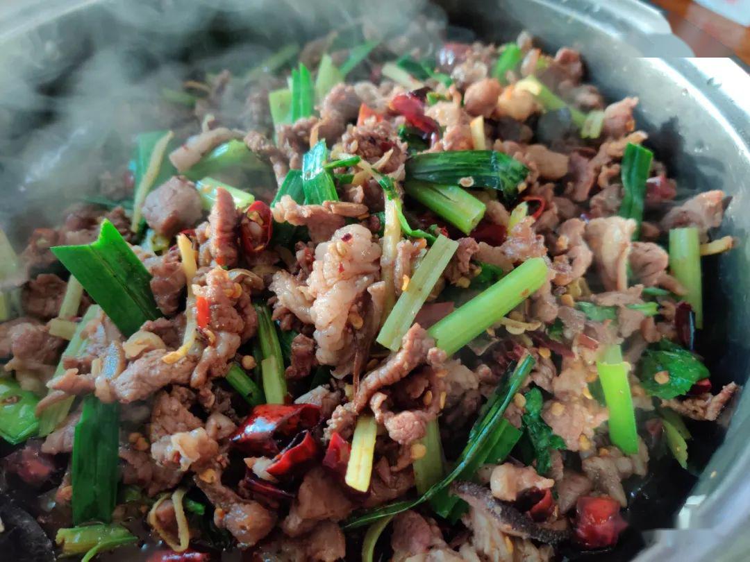 从江不仅拥有丰富的旅游资源美食也让人垂涎三尺