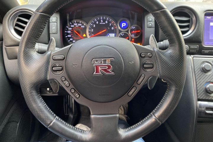 急售个人标签车源真的60万的战神gtr带你见证天上掉落的铁饼