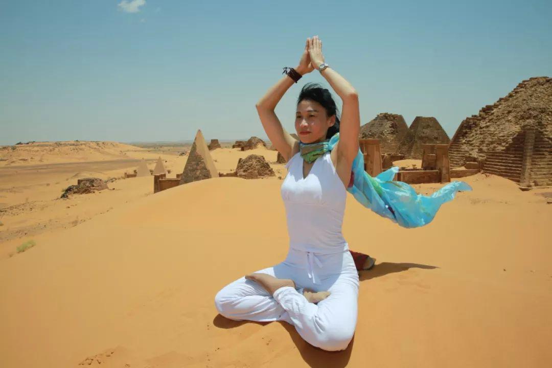 旷雪梅 /毕业于北京体育大学国内首位国际喜马拉雅瑜伽冥想认证导师