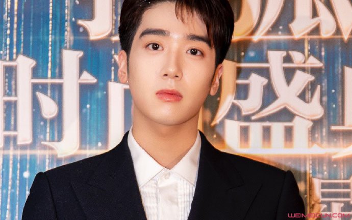 原创李明峻是哪里人家境引热议首担任男一的新剧来了